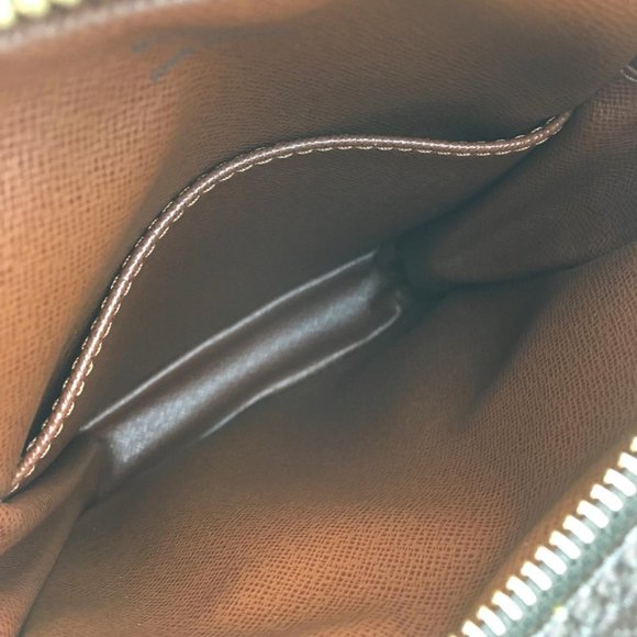 Louis Vuitton Danube Messenger Cross Body Bag - Picture 4 of 12